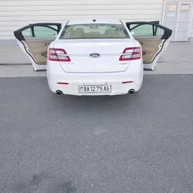 Ford Taurus 2013