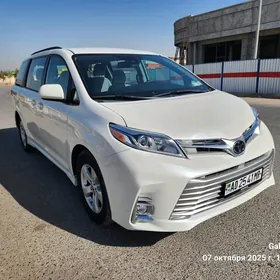 Toyota Sienna 2020