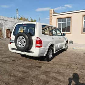 Mitsubishi Pajero 2006