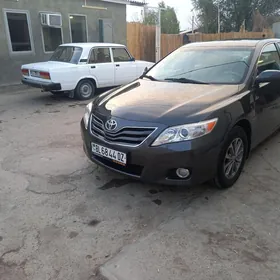 Toyota Camry 2011