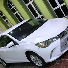 Toyota Camry 2015