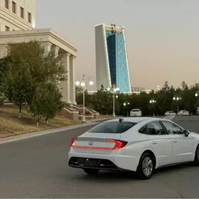 Hyundai Sonata 2021