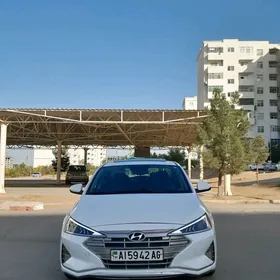 Hyundai Elantra 2020