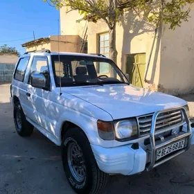 Mitsubishi Pajero 1995
