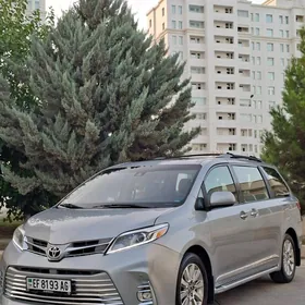 Toyota Sienna 2018