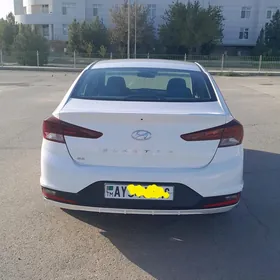 Hyundai Elantra 2020