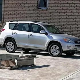 Toyota RAV4 2011