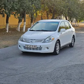 Nissan Versa 2010