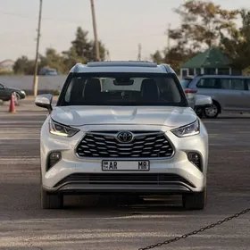 Toyota Highlander 2023