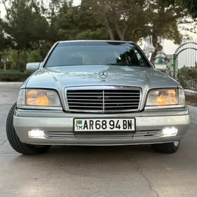 Mercedes-Benz E320 1996