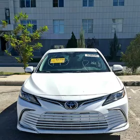 Toyota Camry 2021