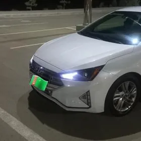 Hyundai Elantra 2020