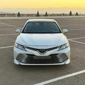 Toyota Camry 2018
