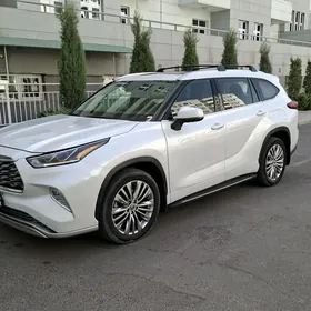 Toyota Highlander 2021