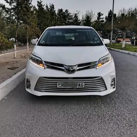 Toyota Sienna 2017