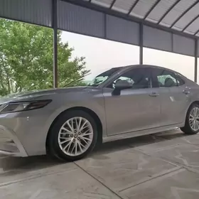 Toyota Camry 2020
