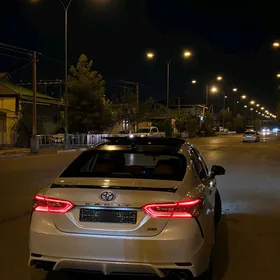 Toyota Camry 2019