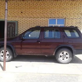 Nissan Pathfinder 1998