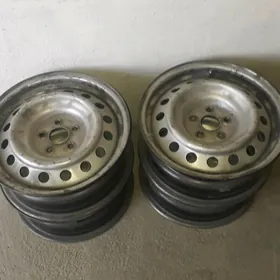 Toyata corlla radnoy disga 15