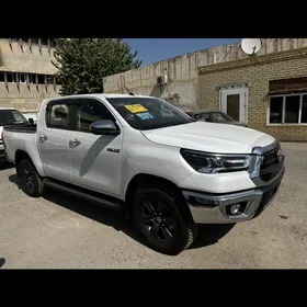 Toyota Hilux 2025