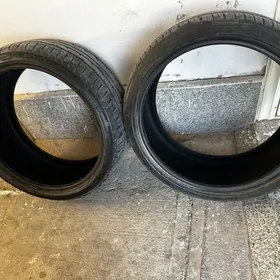 245/35/19 Roadster