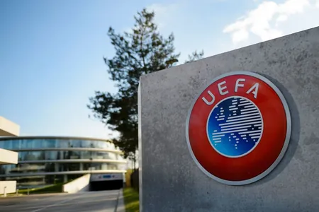 UEFA “Barselona” bilen “Milana” çempionatyň oýunlaryny daşary ýurtlarda geçirmäge rugsat berdi