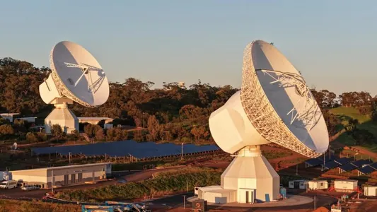 ESA Awstraliýada uzak kosmos bilen aragatnaşyk üçin ägirt antennany açdy