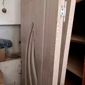 двери