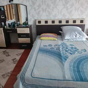 кровать