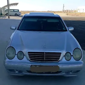 Mercedes-Benz E320 2000