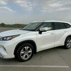 Toyota Highlander 2021