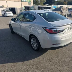 Toyota Yaris 2019