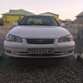 Toyota Camry 2000