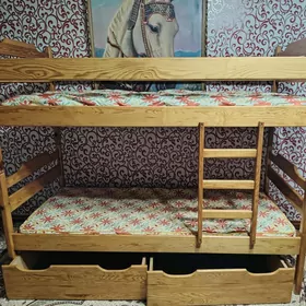 Двухъярусная кровать