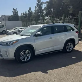 Toyota Highlander 2019