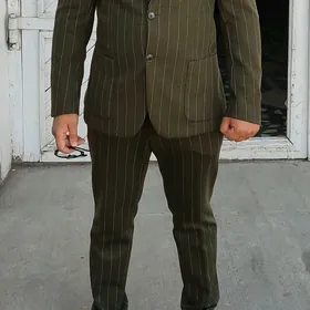 kostyum bryuk