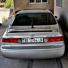 Toyota Camry 2000