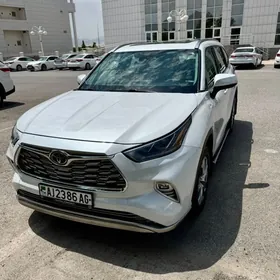 Toyota Highlander 2021