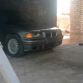 BMW 320 1992