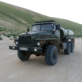 Ural 4320 1992
