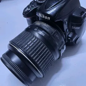 Fotoparat Nikon D5000