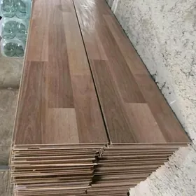 LAMINAT
