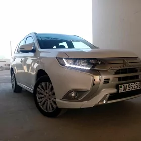 Mitsubishi Outlander 2022