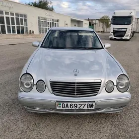 Mercedes-Benz E320 2001