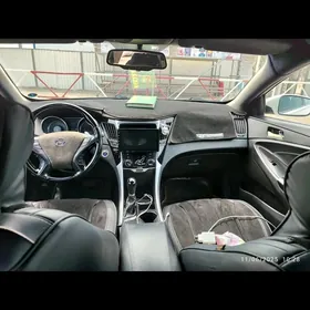 Hyundai Sonata 2011