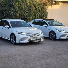 Toyota Camry 2021