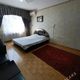 Центр 3 этаж 3 комнаты