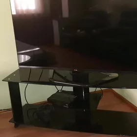 Стеклянная подставка под телев