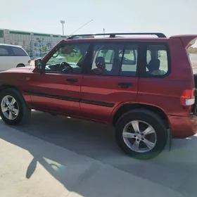 Mitsubishi Pajero 2002
