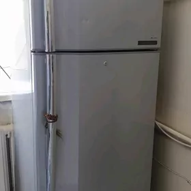 Toshiba Holodilnik no frost